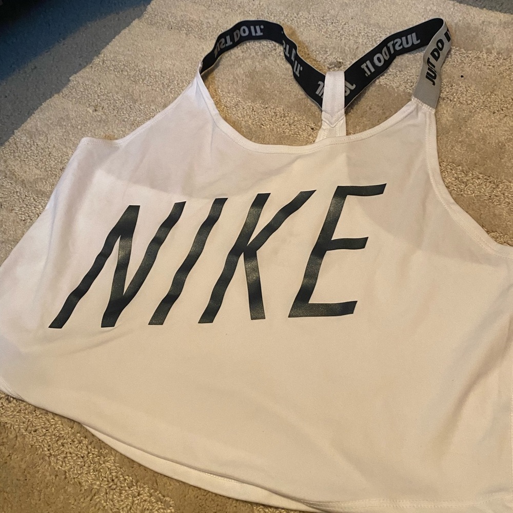 🚫 sold on mercari🚫 cropped dri fit tank top